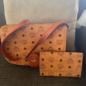 MCM CROSSBODY W\ WALLET